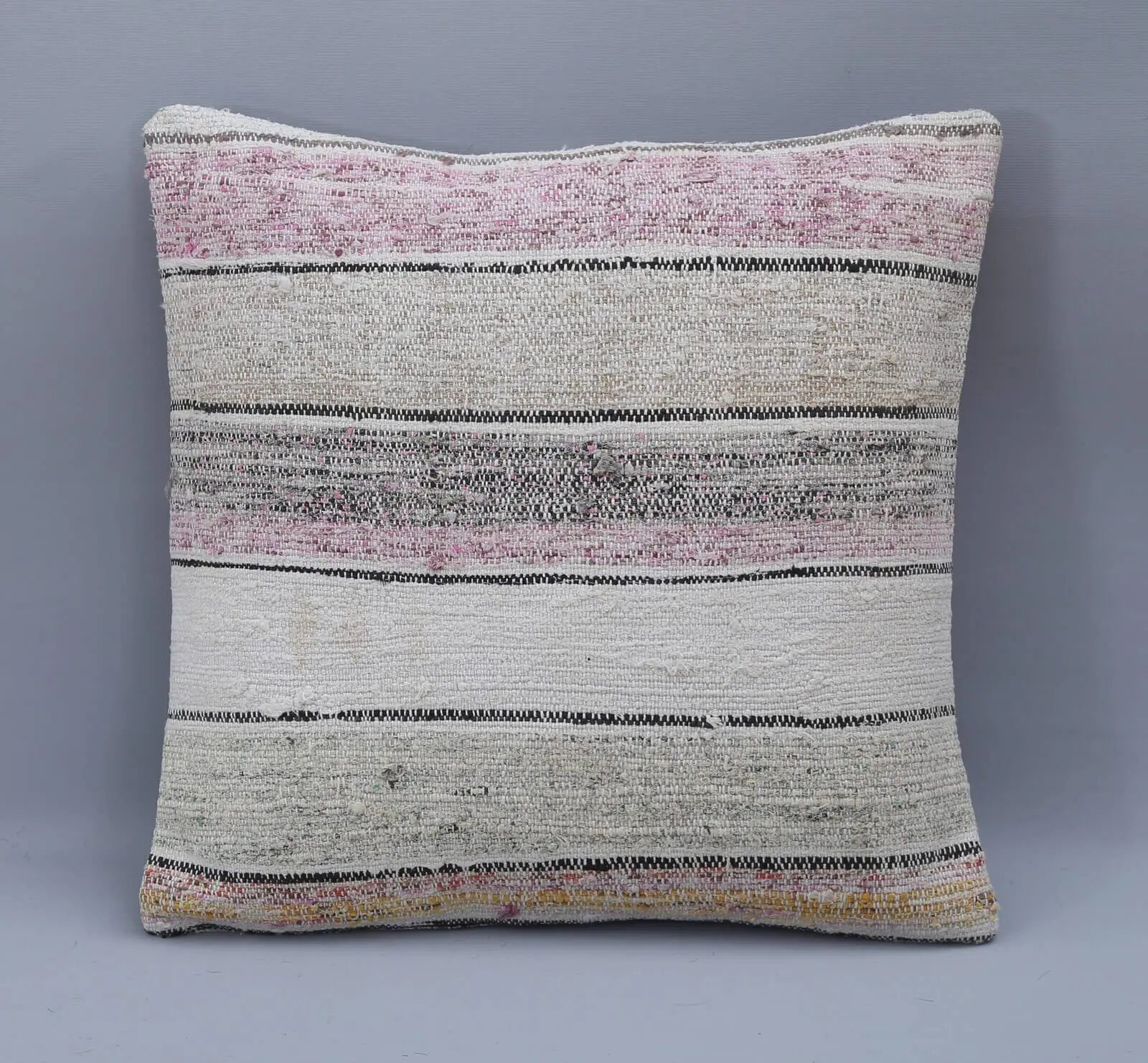 RC 27216 1 BEIGE PILLOWS